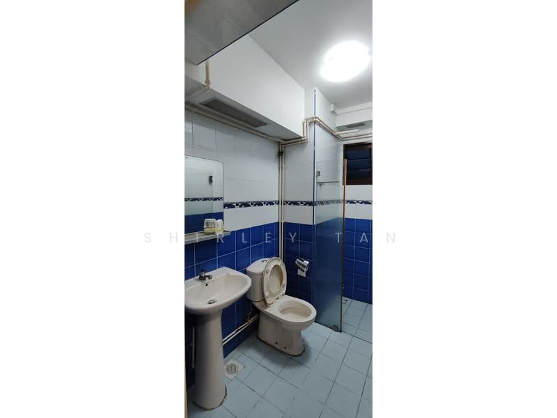 990A Jurong West Street 93, 990A Jurong West Street 93, 1 Bedroom, 516 sqft, HDB Flat For Rent, by Shirley Tan, 500167840 - Bathroom - PropertyGuru.com.sg