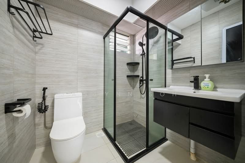 614A Edgefield Plains, 614A Edgefield Plains, 3 Bedrooms, 990 sqft, HDB Flat For Sale, by Jaslynn Soh, 500167846 - Bathroom - PropertyGuru.com.sg