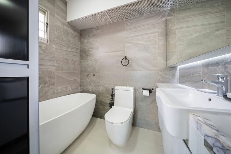 614A Edgefield Plains, 614A Edgefield Plains, 3 Bedrooms, 990 sqft, HDB Flat For Sale, by Jaslynn Soh, 500167846 - Bathroom - PropertyGuru.com.sg