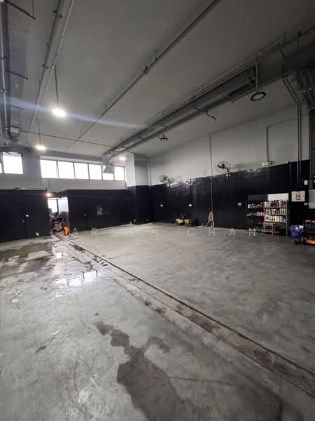 Carros Centre, 60 JALAN LAM HUAT, 1,690 sqft, Factory / Workshop (B2) For Sale, by Carson Chan, 500167852 - Interior - CommercialGuru.com.sg