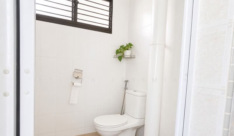 101 Serangoon North Avenue 1, 101 Serangoon North Avenue 1, 3 Bedrooms, 979 sqft, HDB Flat For Sale, by Steven Jeremiah, 500167857 - Bathroom - PropertyGuru.com.sg