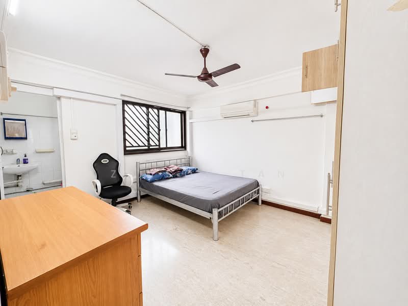 261 Jurong East Street 24, 261 Jurong East Street 24, 2 Bedrooms, 731 sqft, HDB Flat For Sale, by Zedson Tan, 500167861 - Bedroom - PropertyGuru.com.sg
