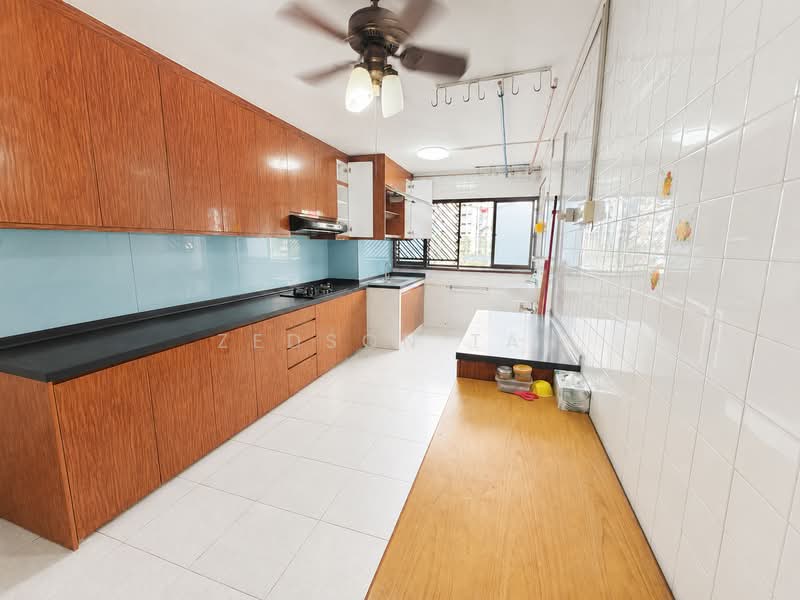 261 Jurong East Street 24, 261 Jurong East Street 24, 2 Bedrooms, 731 sqft, HDB Flat For Sale, by Zedson Tan, 500167861 - Kitchen - PropertyGuru.com.sg