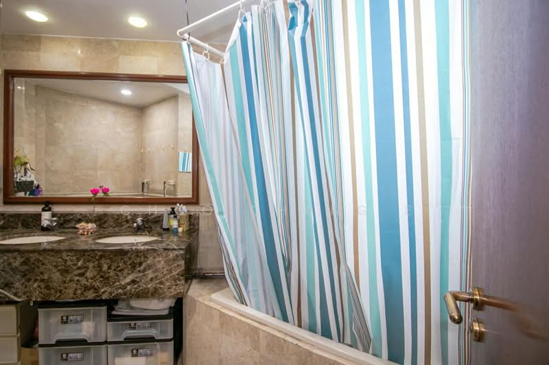 Parc Oasis, 41 Jurong East Avenue 1, 2 Bedrooms, 1,076 sqft, Condominium For Rent, by Choo Chang E, 500167864 - Master Bathroom - PropertyGuru.com.sg