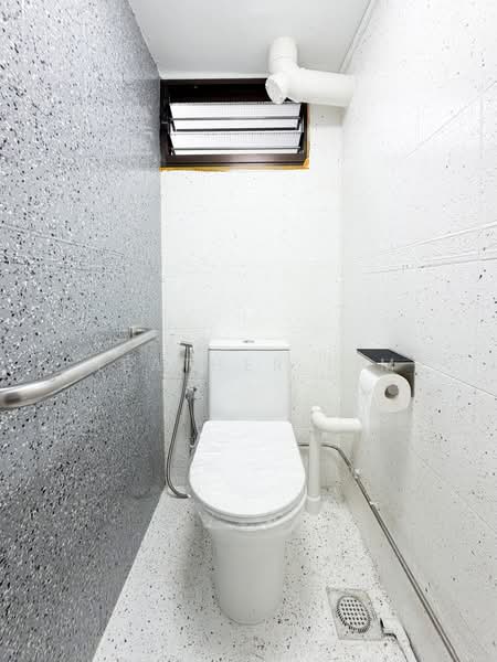 3 Dover Road, 3 Dover Road, 3 Bedrooms, 700 sqft, HDB Flat For Rent, by HEATHER LIM, 500167868 - Bathroom - PropertyGuru.com.sg
