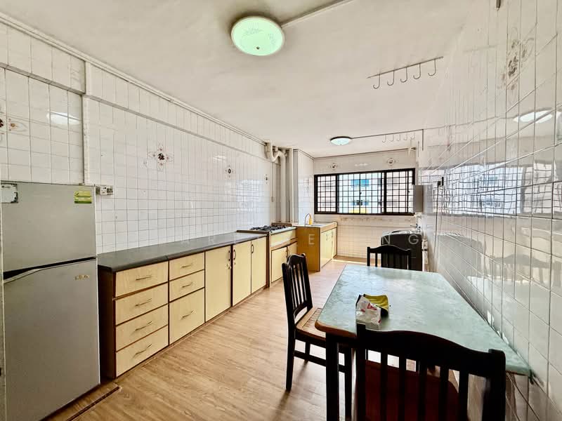 737 Yishun Street 72, 737 Yishun Street 72, 3 Bedrooms, 979 sqft, HDB Flat For Sale, by Charlene Ong, 500167871 - Kitchen - PropertyGuru.com.sg