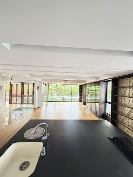 Upper East Coast.Impressive Huge detached, Jalan haji Salam, 6 Bedrooms, 5,500 sqft, Detached House For Rent, by Kal Ong, 500167875 - Living Room - PropertyGuru.com.sg