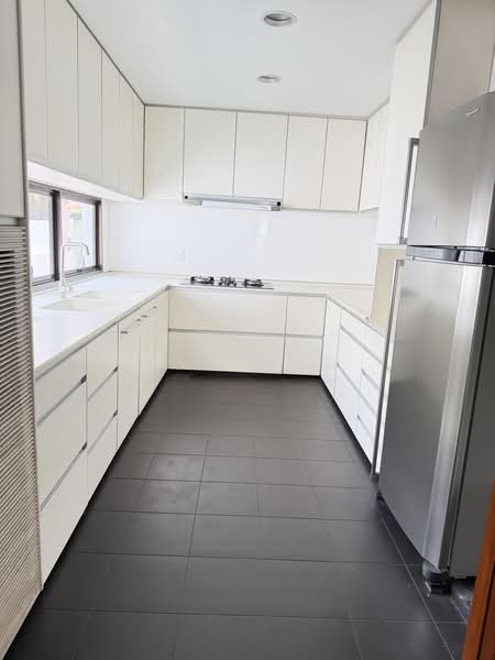 Upper East Coast.Impressive Huge detached, Jalan haji Salam, 6 Bedrooms, 5,500 sqft, Detached House For Rent, by Kal Ong, 500167875 - Kitchen - PropertyGuru.com.sg