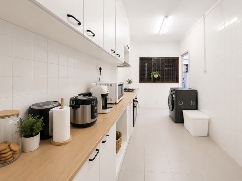 931 Tampines Street 91, 931 Tampines Street 91, 3 Bedrooms, 1,098 sqft, HDB Flat For Sale, by Zaid Bin Haroon, 500167880 - Kitchen - PropertyGuru.com.sg