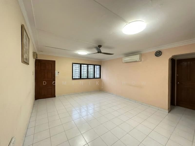 518 Bedok North Avenue 2, 518 Bedok North Avenue 2, 3 Bedrooms, 990 sqft, HDB Flat For Sale, by Dominik Chow, 500167896 - Living Room - PropertyGuru.com.sg