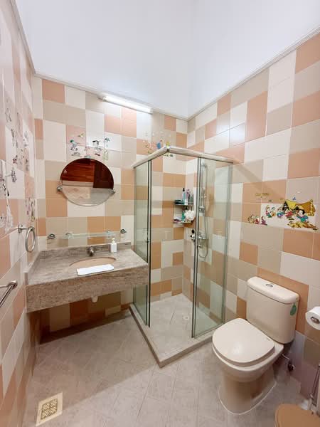 Mayflower Gardens, Mayflower Drive, 4 Bedrooms, 3,000 sqft, Terraced House For Sale, by Albert Peh, 500167898 - Bathroom - PropertyGuru.com.sg