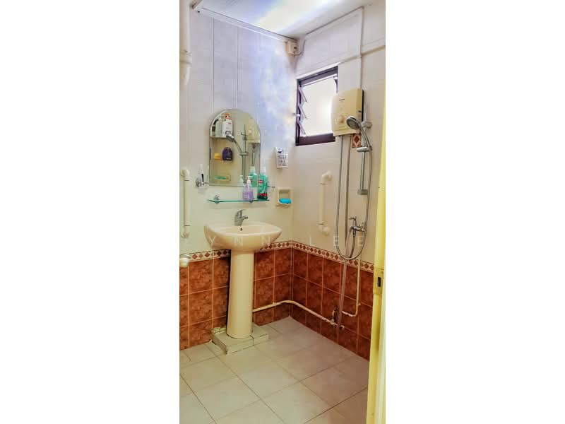 103 Spottiswoode Park Road, 103 Spottiswoode Park Road, Room Rental, 200 sqft, HDB Flat For Rent, by Lynn Lee, 500167902 - Bathroom - PropertyGuru.com.sg