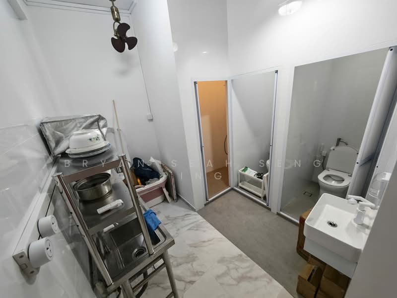 Lakepoint Condo, 2 Lakepoint Drive, Room Rental, 500 sqft, Condominium For Rent, by Bryan Seah Seng Ping, 500167903 - Bathroom - PropertyGuru.com.sg