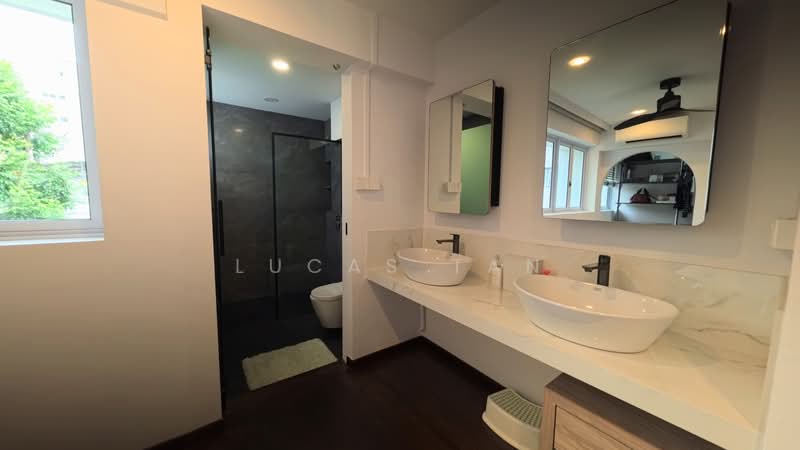 212 Serangoon Avenue 4, 212 Serangoon Avenue 4, 3 Bedrooms, 1,302 sqft, HDB Flat For Sale, by Lucas Tan, 500167922 - Master Bathroom - PropertyGuru.com.sg