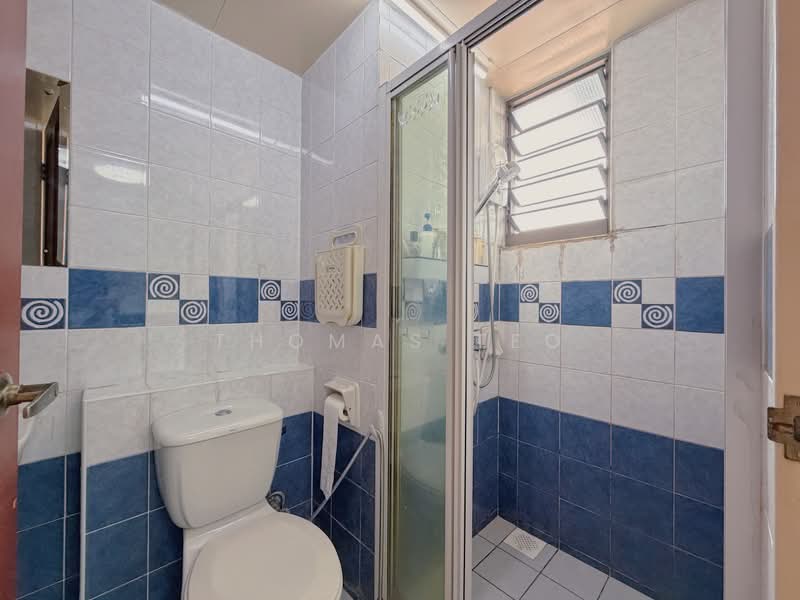 678D Jurong West Street 64, 678D Jurong West Street 64, 3 Bedrooms, 1,184 sqft, HDB Flat For Sale, by Thomas Teo, 500167926 - Bathroom - PropertyGuru.com.sg