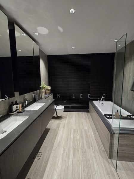 Sora, 73/74/76/78 Yuan Ching Road, 5 Bedrooms, 1,679 sqft, Condominium For Sale, by Ethan Lee C H, 500167931 - Master Bathroom - PropertyGuru.com.sg