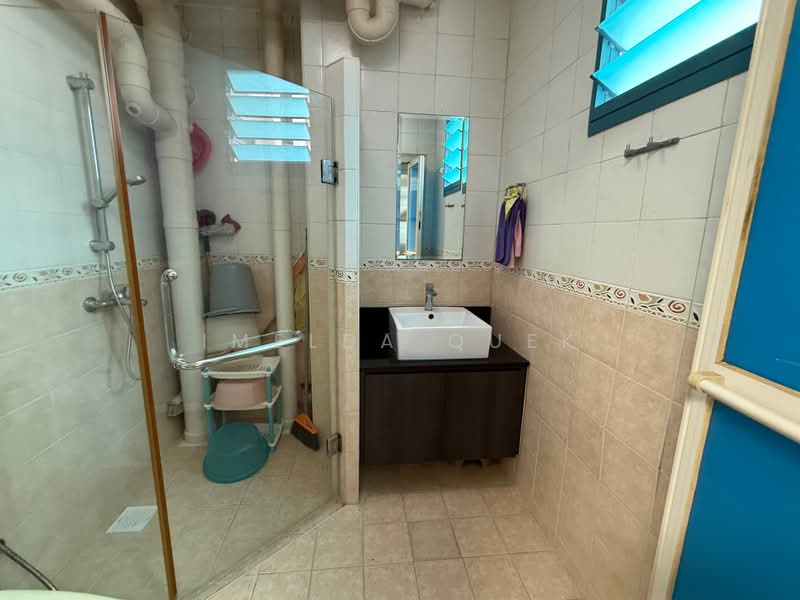 190 Punggol Central, 190 Punggol Central, 3 Bedrooms, 1,377 sqft, HDB Flat For Sale, by Imelda Quek, 500167937 - Bathroom - PropertyGuru.com.sg