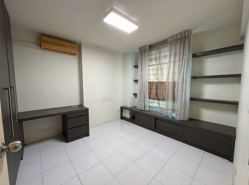 190 Punggol Central, 190 Punggol Central, 3 Bedrooms, 1,377 sqft, HDB Flat For Sale, by Imelda Quek, 500167937 - Study - PropertyGuru.com.sg