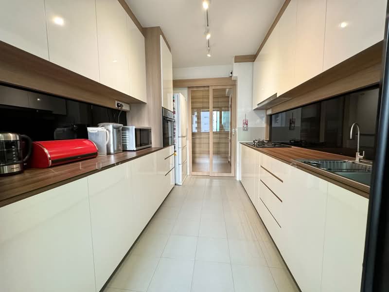274B Compassvale Bow, 274B Compassvale Bow, 3 Bedrooms, 1,216 sqft, HDB Flat For Sale, by Luvianne Pang, 500167945 - Kitchen - PropertyGuru.com.sg