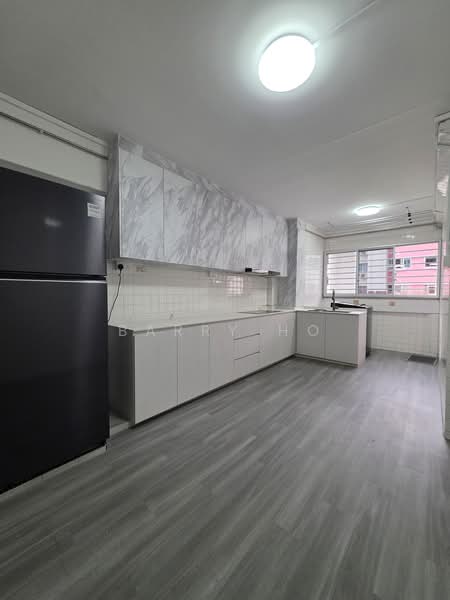 660 Hougang Avenue 8, 660 Hougang Avenue 8, 1 Bedroom, 689 sqft, HDB Flat For Rent, by Barry Ho, 500167954 - Kitchen - PropertyGuru.com.sg
