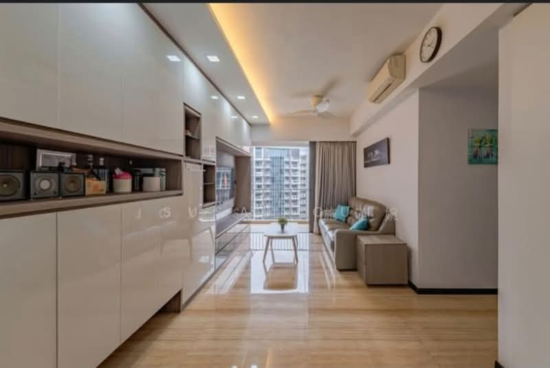 Sims Urban Oasis, 2 Sims Drive, 4 Bedrooms, 990 sqft, Condominium For Sale, by Susan Cui, 500167964 - Living Room - PropertyGuru.com.sg