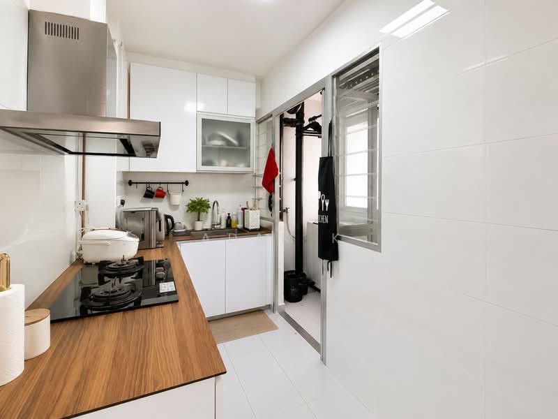 327A Sumang Walk, 327A Sumang Walk, 2 Bedrooms, 732 sqft, HDB Flat For Sale, by Adam K, 500167973 - Kitchen - PropertyGuru.com.sg
