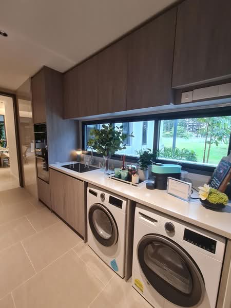 The LakeGarden Residences, 80 Yuan Ching Road, 3 Bedrooms, 2,002 sqft, Condominium For Sale, by Ethan Lee C H, 500167978 - Kitchen - PropertyGuru.com.sg