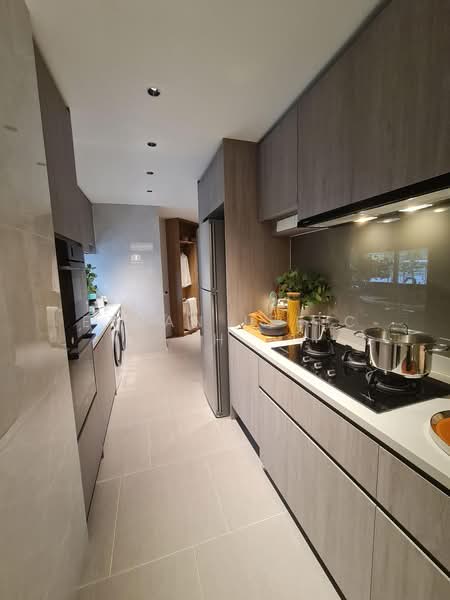 The LakeGarden Residences, 80 Yuan Ching Road, 3 Bedrooms, 2,002 sqft, Condominium For Sale, by Ethan Lee C H, 500167978 - Kitchen - PropertyGuru.com.sg