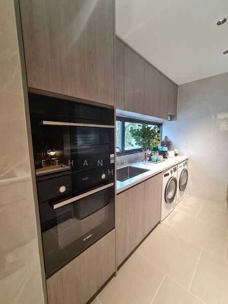 The LakeGarden Residences, 80 Yuan Ching Road, 3 Bedrooms, 2,002 sqft, Condominium For Sale, by Ethan Lee C H, 500167978 - Kitchen - PropertyGuru.com.sg