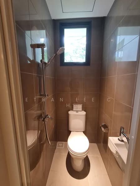The LakeGarden Residences, 80 Yuan Ching Road, 3 Bedrooms, 2,002 sqft, Condominium For Sale, by Ethan Lee C H, 500167978 - Bathroom - PropertyGuru.com.sg