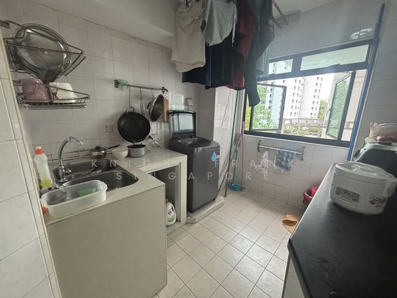 158B Rivervale Crescent, 158B Rivervale Crescent, 3 Bedrooms, 1,184 sqft, HDB Flat For Sale, by LORRAINE CHEW LUO LIN, 500167979 - Kitchen - PropertyGuru.com.sg