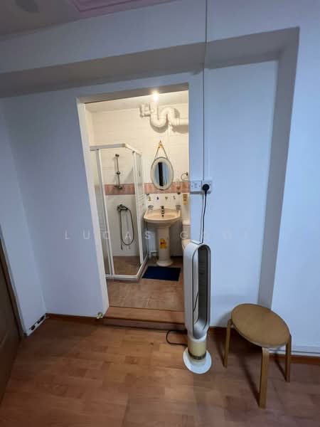 493A Tampines Avenue 9, 493A Tampines Avenue 9, Room Rental, 200 sqft, HDB Flat For Rent, by Lucas Gooi, 500167987 - Bathroom - PropertyGuru.com.sg