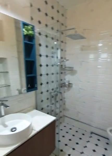 201 Clementi Avenue 6, 201 Clementi Avenue 6, 3 Bedrooms, 1,500 sqft, HDB Flat For Rent, by ARNIE LEE, 500168005 - Bathroom - PropertyGuru.com.sg