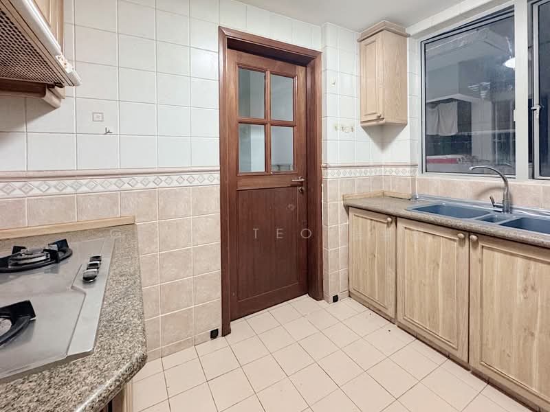 The Bayshore, 26 Bayshore Road, 2 Bedrooms, 926 sqft, Condominium For Sale, by Gerri Teo 张蕙荧, 500168011 - Kitchen - PropertyGuru.com.sg