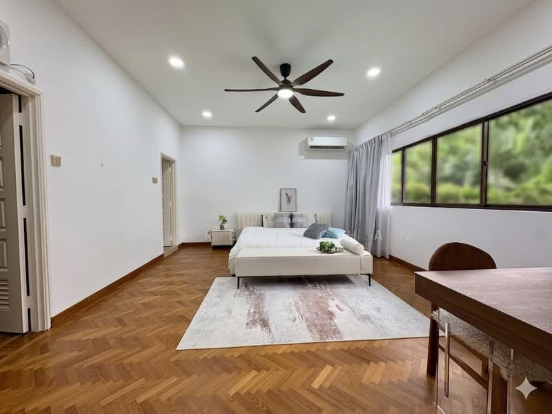 Botanical Gardens/ Cluny Park, , 6 Bedrooms, 3,800 sqft, Bungalow House For Sale, by Darrell Chan, 500168016 - Bedroom - PropertyGuru.com.sg