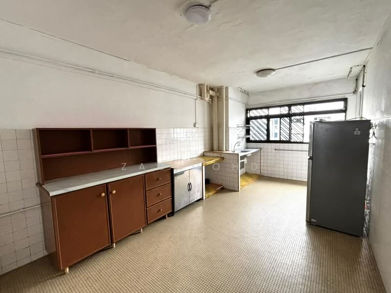 576 Ang Mo Kio Avenue 10, 576 Ang Mo Kio Avenue 10, 2 Bedrooms, 721 sqft, HDB Flat For Rent, by Zac Mohd, 500168024 - Kitchen - PropertyGuru.com.sg