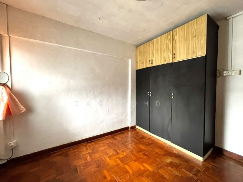 576 Ang Mo Kio Avenue 10, 576 Ang Mo Kio Avenue 10, 2 Bedrooms, 721 sqft, HDB Flat For Rent, by Zac Mohd, 500168024 - Master Bedroom - PropertyGuru.com.sg