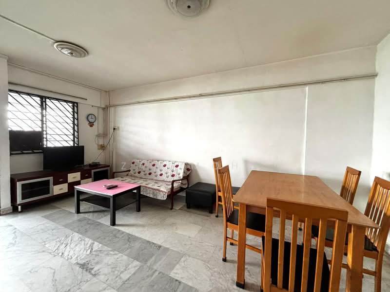 576 Ang Mo Kio Avenue 10, 576 Ang Mo Kio Avenue 10, 2 Bedrooms, 721 sqft, HDB Flat For Rent, by Zac Mohd, 500168024 - Living Room - PropertyGuru.com.sg