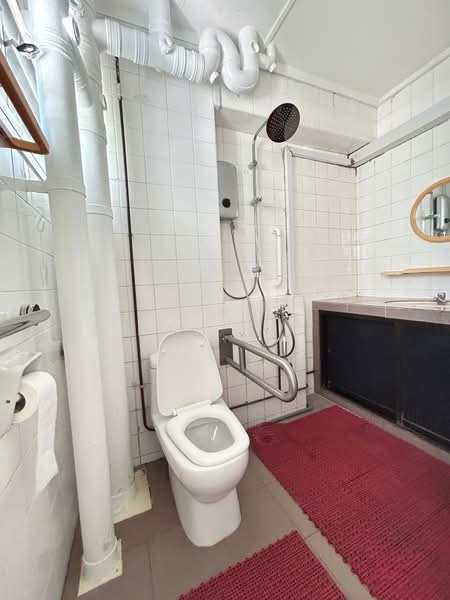 328 Tah Ching Road, 328 Tah Ching Road, 3 Bedrooms, 1,109 sqft, HDB Flat For Sale, by Ray Lee, 500168028 - Bathroom - PropertyGuru.com.sg