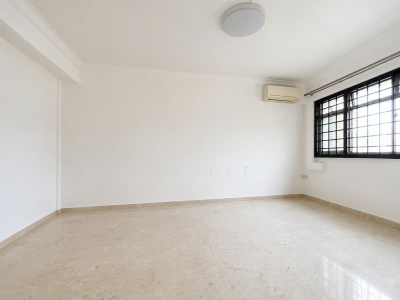 328 Tah Ching Road, 328 Tah Ching Road, 3 Bedrooms, 1,109 sqft, HDB Flat For Sale, by Ray Lee, 500168028 - Master Bedroom - PropertyGuru.com.sg