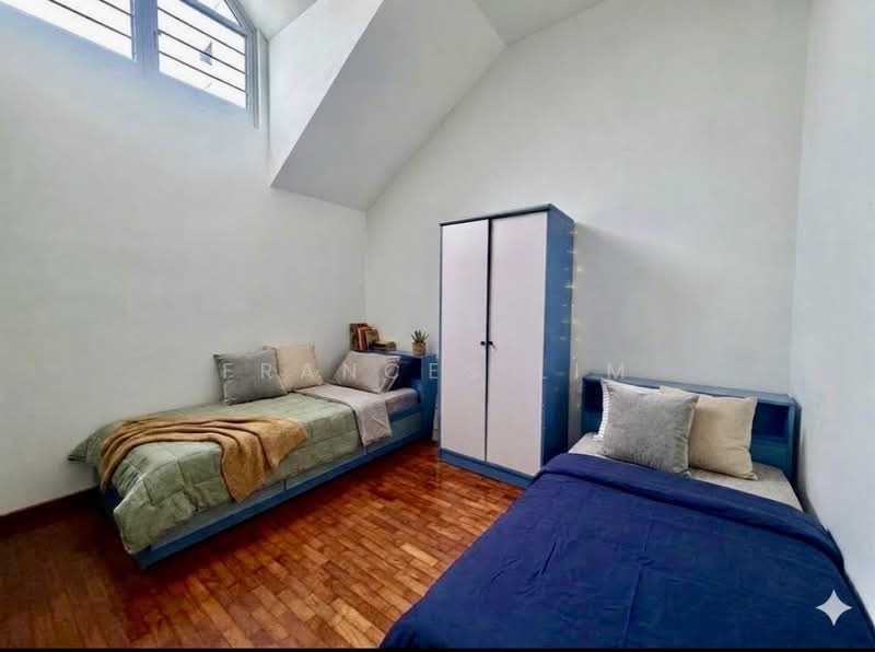 Meragi close, , 7 Bedrooms, 4,500 sqft, Terraced House For Sale, by Frances Lim, 500168042 - Bedroom - PropertyGuru.com.sg