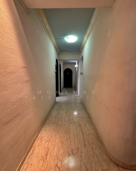 311 Tampines Street 33, 311 Tampines Street 33, 4 Bedrooms, 1,593 sqft, HDB Flat For Sale, by Mohamad Faizal Bin Hanafi, 500168045 - Corridor - PropertyGuru.com.sg
