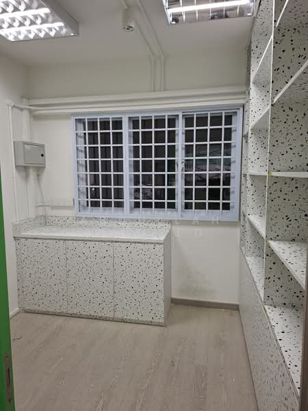 Blk 131 Jurong Gateway Road, Jurong Gateway road, Boon Lay / Jurong / Tuas, 360 sqft, Shop / Shophouse For Rent, by Abdullah Hameed, 500168052 - Interior - CommercialGuru.com.sg