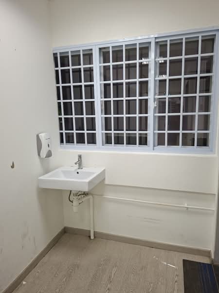 Blk 131 Jurong Gateway Road, Jurong Gateway road, Boon Lay / Jurong / Tuas, 360 sqft, Shop / Shophouse For Rent, by Abdullah Hameed, 500168052 - Interior - CommercialGuru.com.sg