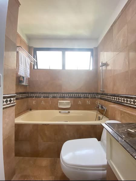 Dover Parkview, 30 Dover Rise, 2 Bedrooms, 936 sqft, Condominium For Rent, by Jared Sim Kai Xiang, 500168053 - Bathroom - PropertyGuru.com.sg