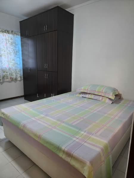 322 Hougang Avenue 5, 322 Hougang Avenue 5, 2 Bedrooms, 721 sqft, HDB Flat For Rent, by Lin Jing Sophia, 500168061 - Bedroom - PropertyGuru.com.sg