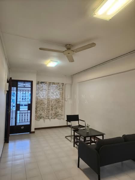 322 Hougang Avenue 5, 322 Hougang Avenue 5, 2 Bedrooms, 721 sqft, HDB Flat For Rent, by Lin Jing Sophia, 500168061 - Living Room - PropertyGuru.com.sg