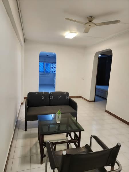 322 Hougang Avenue 5, 322 Hougang Avenue 5, 2 Bedrooms, 721 sqft, HDB Flat For Rent, by Lin Jing Sophia, 500168061 - Living Room - PropertyGuru.com.sg