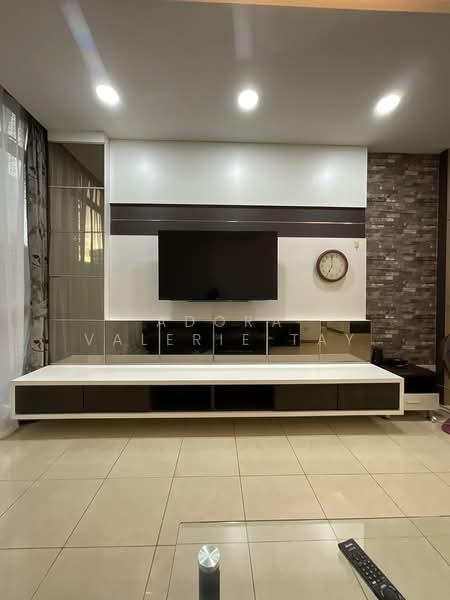 The Lakeshore, 31 Jurong West Street 41, 3 Bedrooms, 1,152 sqft, Condominium For Rent, by Adora Valerie Tay, 500168062 - Living Room - PropertyGuru.com.sg