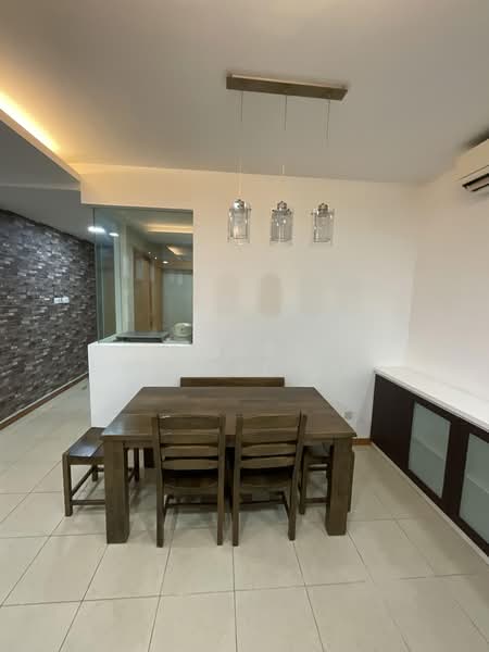 The Lakeshore, 31 Jurong West Street 41, 3 Bedrooms, 1,152 sqft, Condominium For Rent, by Adora Valerie Tay, 500168062 - Dining Room - PropertyGuru.com.sg